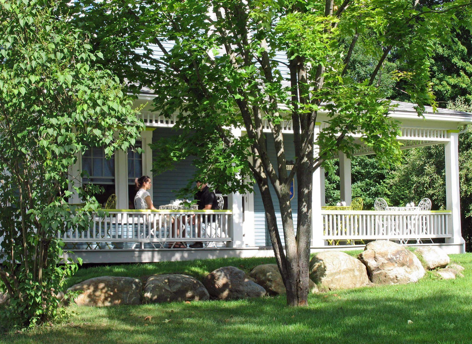 Hotel La Belle Victorienne Magog Exteriér fotografie